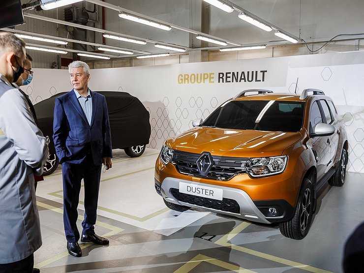 Новый Renault Duster первым показали Сергею Собянину