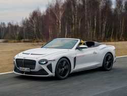 Новый родстер Bentley вывели на дорожные тесты