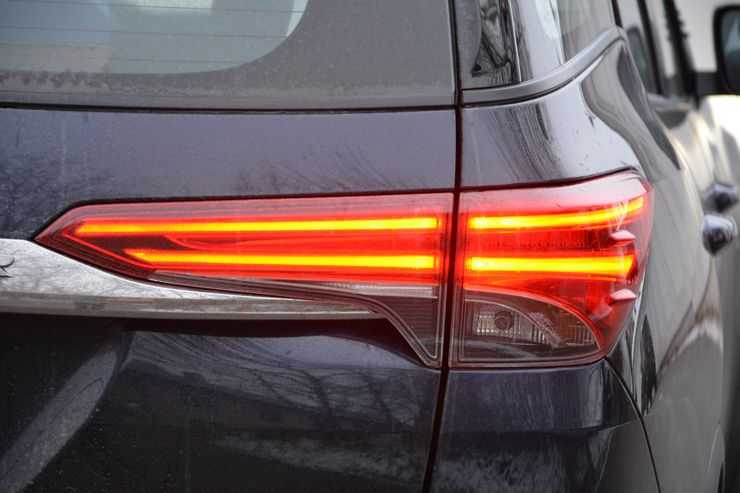 Олдскул на все деньги: тест-драйв обновленного внедорожника Toyota Fortuner