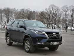 Олдскул на все деньги: тест-драйв обновленного внедорожника Toyota Fortuner