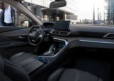 Peugeot назвала цены на два новых кроссовера в России