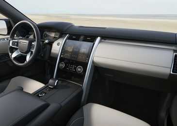 После обновления Land Rover Discovery подорожал на миллион рублей