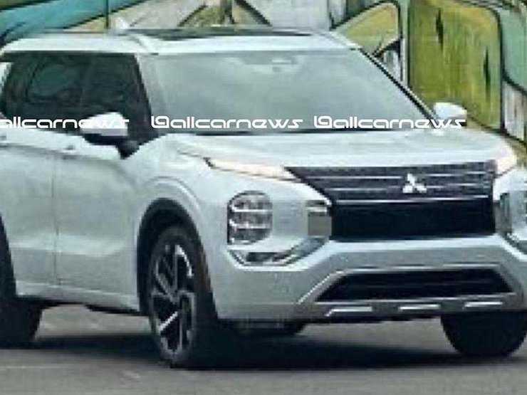 Шпионы подловили новый Mitsubishi Outlander без камуфляжа