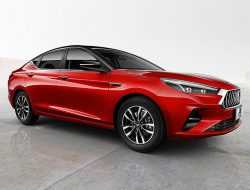 «Убийца» Skoda Rapid: JAC назвал цены на лифтбэк J7