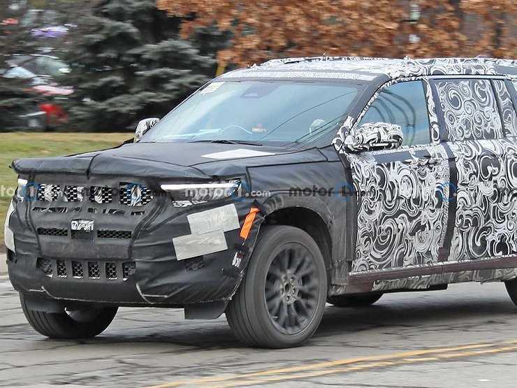 В сеть утекли фото нового Jeep Grand Cherokee