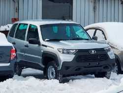 Появились первые фото новой Lada Niva в базовой комплектации
