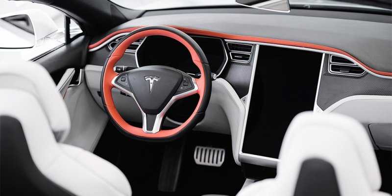 
            Tesla Model S оставили без задних дверей и превратили в кабриолет
        