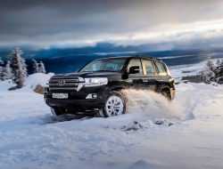 В России отзовут 82 тыс. машин Toyota и Lexus из-за риска возгорания