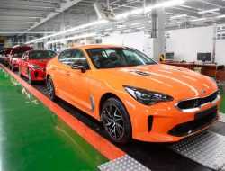 Kia назвала сроки появления обновленного Stinger в России