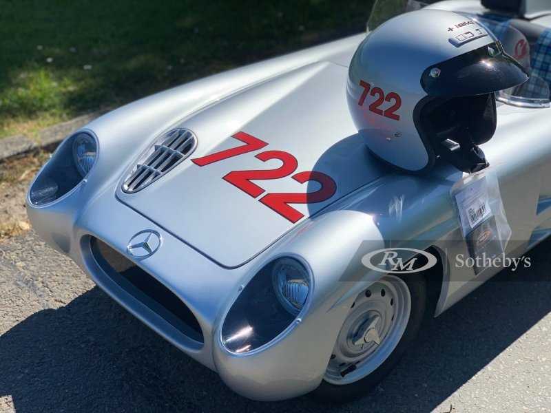 
            В Париже продают &laquo;детский&raquo; Mercedes-Benz 300 SLR, его максимум &mdash;&nbsp;24 км/ч
        