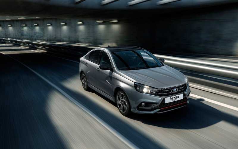 
            Названы объемы продаж самой быстрой и дорогой Lada Vesta
        