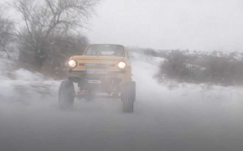 Мастера скрестили «Запорожец» и УАЗ. Такому вездеходу позавидуют многие