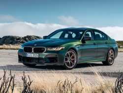 BMW назвала российские цены на 635-сильный суперседан
