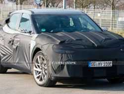 Новый кроссовер Genesis заметили на тестах. Фото