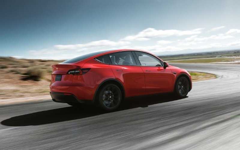 Илон Маск рассказал о планах разработать минивэн Tesla