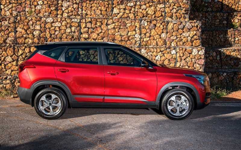 Кроссовер Seltos станет одним из первых Kia с новым логотипом