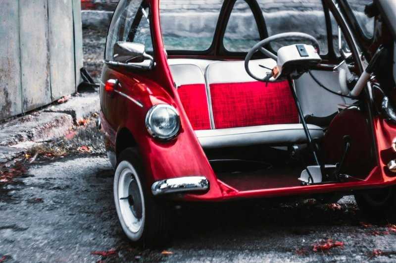 В России нашли очень редкий трехколесный автомобиль Heinkel