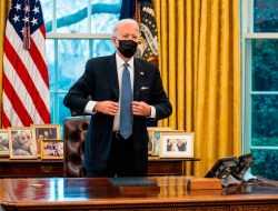 Джо Байден решил пересадить американских чиновников на электрокары