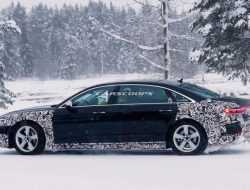 Audi вывела на тесты сверхроскошную версию A8. Фото
