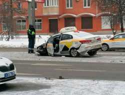 Власти Москвы посчитали ДТП с участием такси и каршеринга в 2020 году