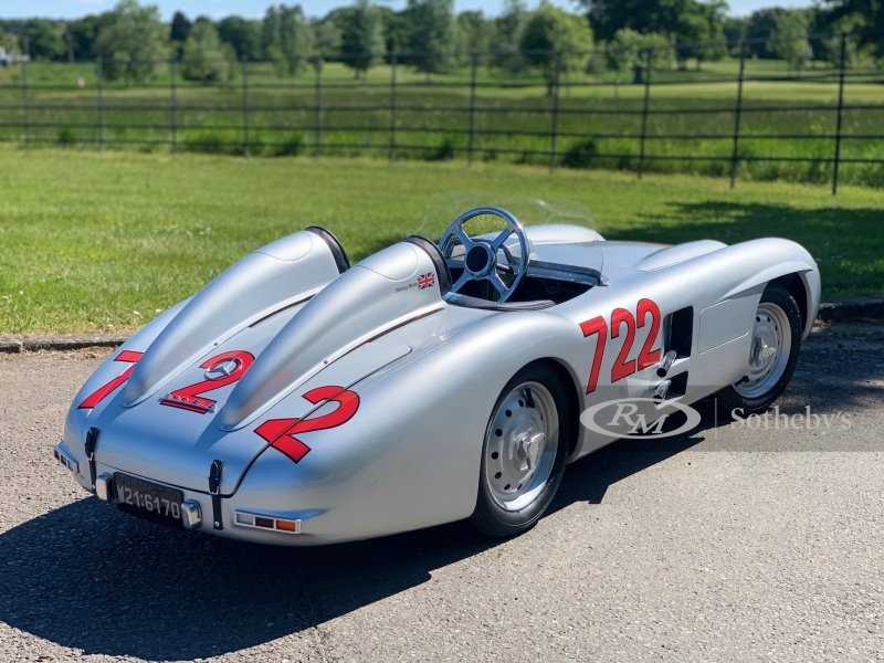 
            В Париже продают &laquo;детский&raquo; Mercedes-Benz 300 SLR, его максимум &mdash;&nbsp;24 км/ч
        