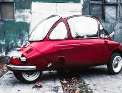 В России нашли очень редкий трехколесный автомобиль Heinkel