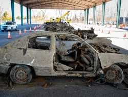 В США из озера и реки достали 40 автомобилей. Фото