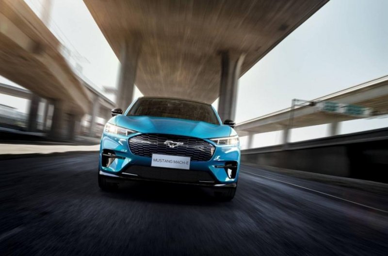 Электрокары Mustang Mach-E начали выпускать на китайском заводе Changan-Ford