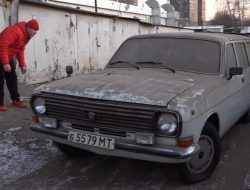 В Москве нашли забытый ГАЗ-24 с пробегом 2000 км