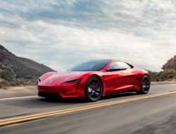 Илон Маск анонсировал премьеру нового Tesla Roadster