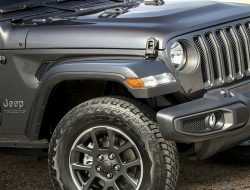 Jeep представил новые версии Compass, Wrangler и Renegade