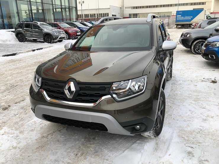 К российским дилерам прибыли новые Renault Duster