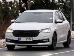 Новую Skoda Fabia сфотографировали в серийном кузове