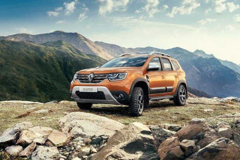 Новый Renault Duster сфотографировали в одном из московских автосалонов