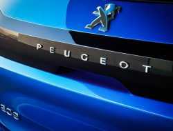 Peugeot 208 и 2008 полностью переведут на электротягу