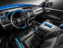 Польские тюнеры добавили ярких акцентов салону Toyota Tundra