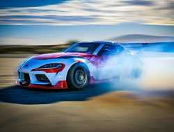 Посмотрите на дрифт беспилотной Toyota Supra