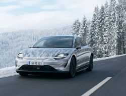 Sony выпустила электрический спорткар со встроенным PlayStation