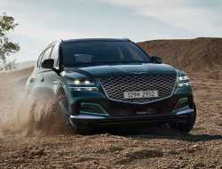В России стартовали продажи премиум-кроссовера Genesis GV80