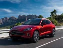 «Живые» кроссоверы Aston Martin DBX приехали в Россию