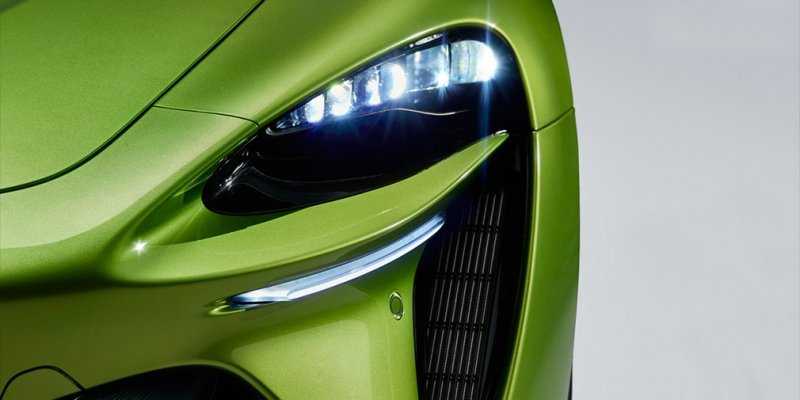 
            McLaren выпустил 680-сильный суперкар без задней передачи
        