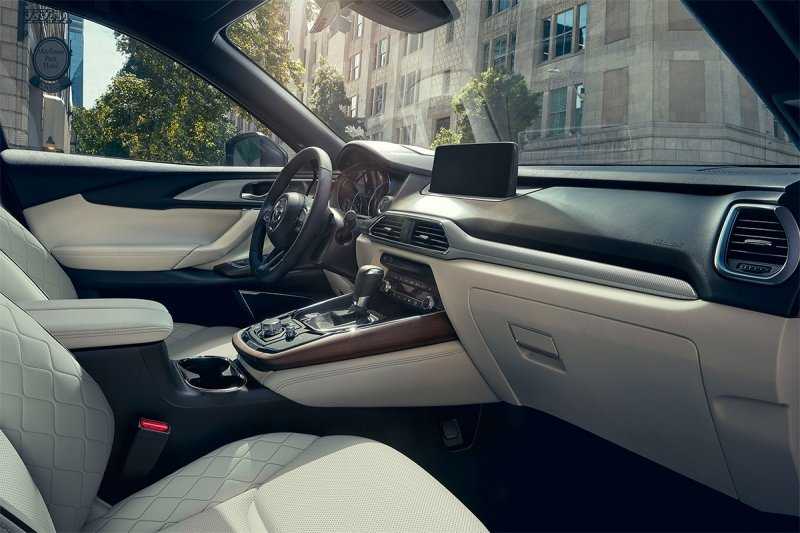 
            Mazda назвала рублевую стоимость обновленного кроссовера CX-9
        