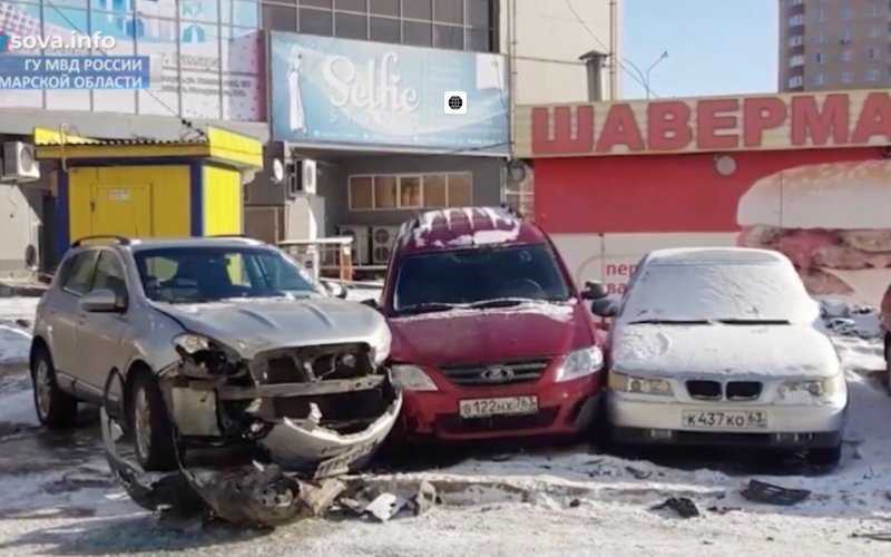 
            Пьяный автомойщик угнал у клиента Mazda CX-5 и протаранил пять машин
        