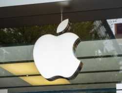 Bloomberg: Apple приостановила переговоры о производстве электромобиля