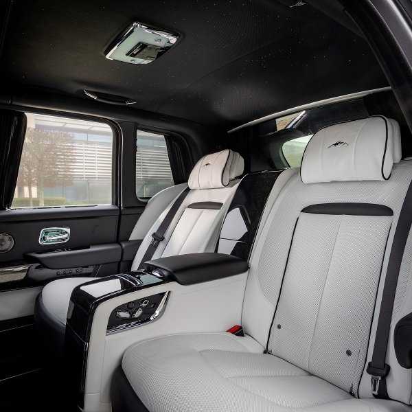 
            Rolls-Royce привез в России четыре уникальных внедорожника Cullinan
        