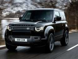 Land Rover выпустил самый мощный Defender нового поколения