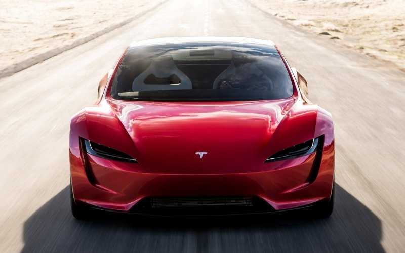 Илон Маск пообещал научить новый Tesla Roadster парить над землей