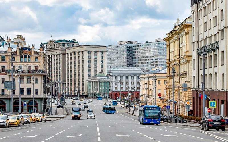 
            &laquo;Нужно убрать ненаказуемые +20 км/ч&raquo;. Что будет со скоростным режимом
        