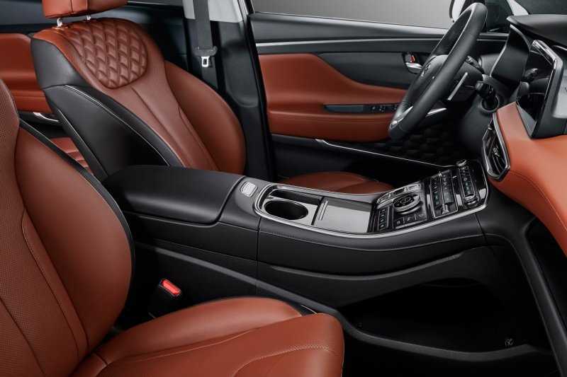 
            Hyundai объявил российскую стоимость обновленного Santa Fe
        