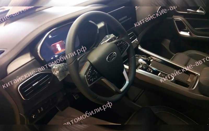 
            Появился снимок салона нового кроссовера JAC для России
        